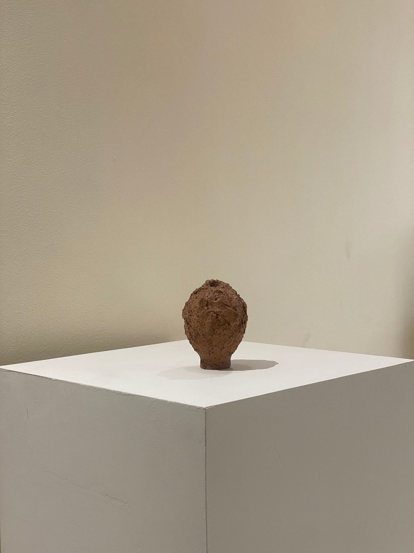 Red brown vase BESHLAND