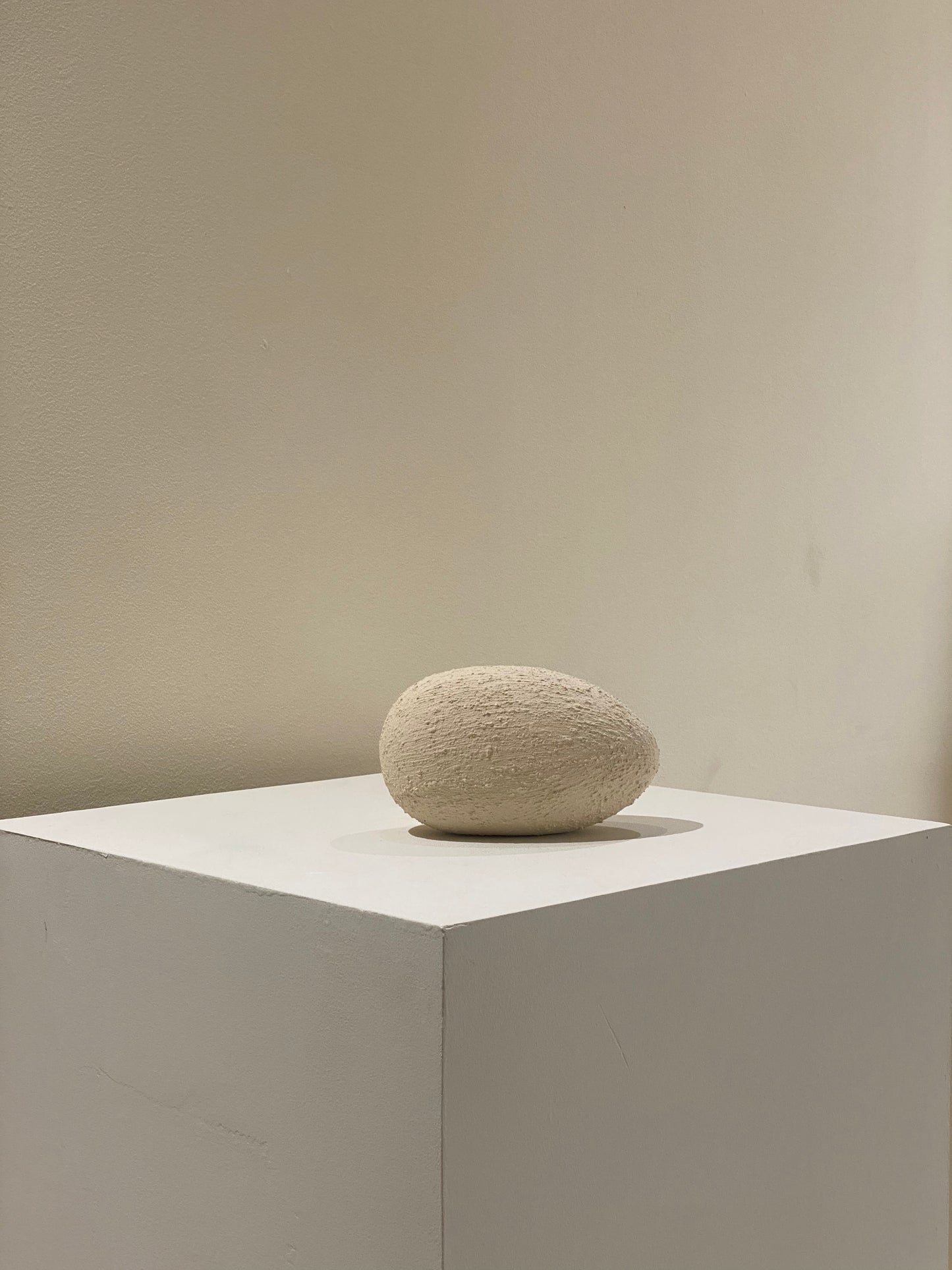 White sculpture BESHLAND