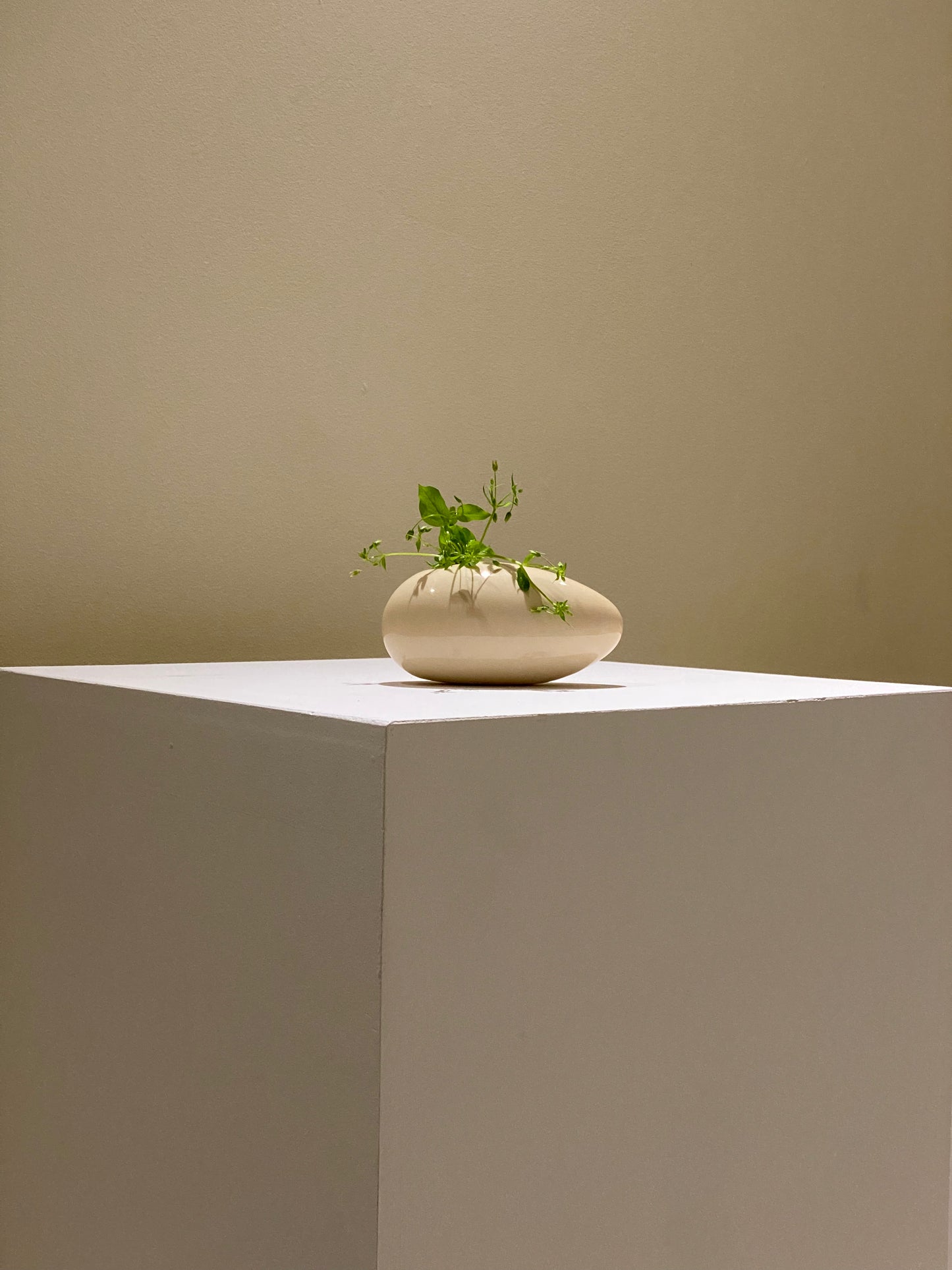 Sculptural vase Natural BESHLAND