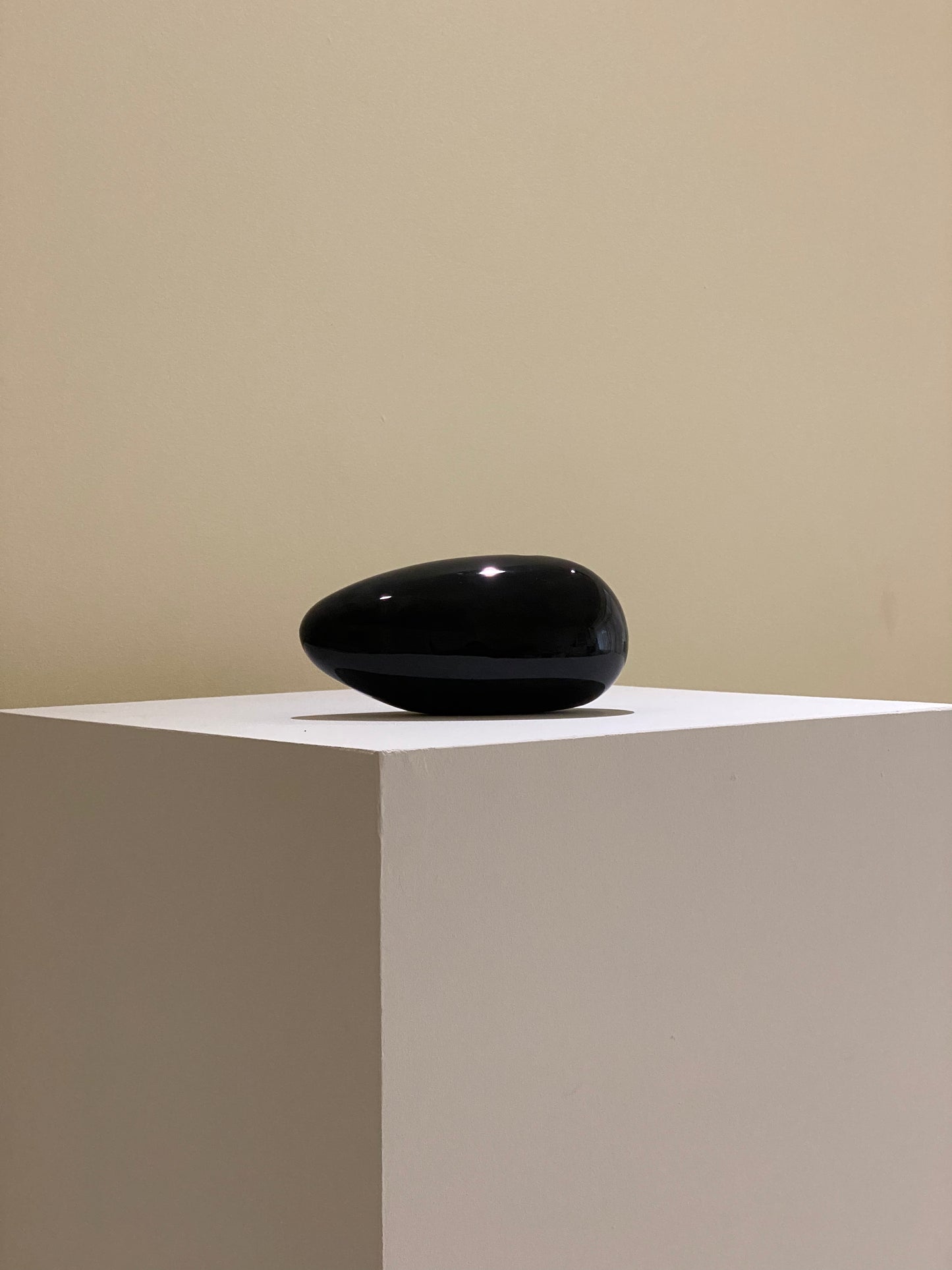 Sculptural vase Black