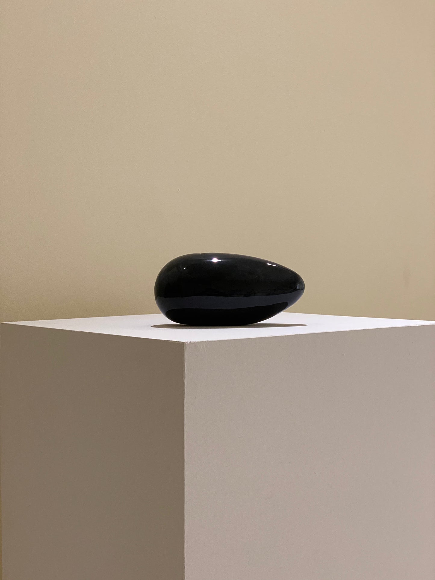 Sculptural vase Black