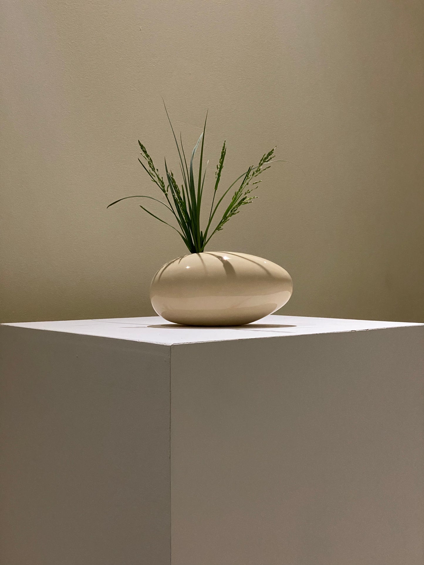 Sculptural vase Natural